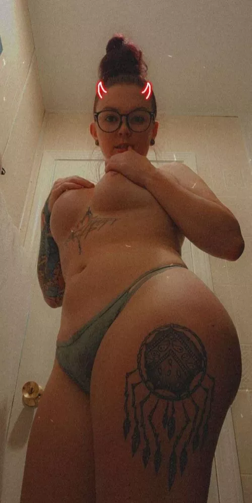 Nice juicy ass ð big yummy tits ð pass or smash guys?ð