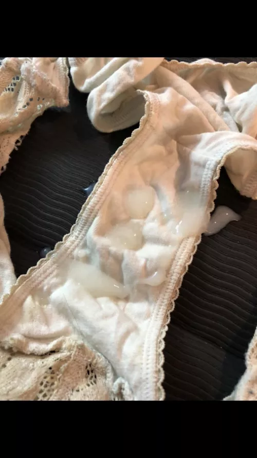 Nice load for mommy’s panties