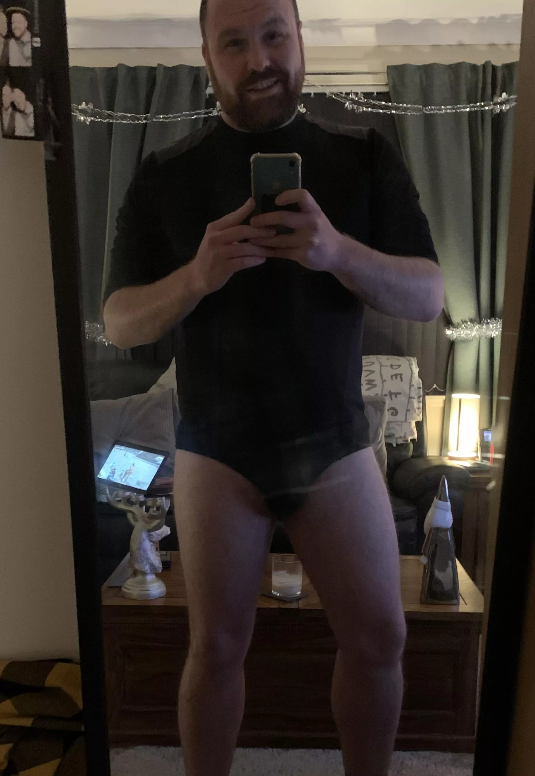 No better feeling than getting out of jeans after a big dinner 😅 happy new year you gorgeous guys