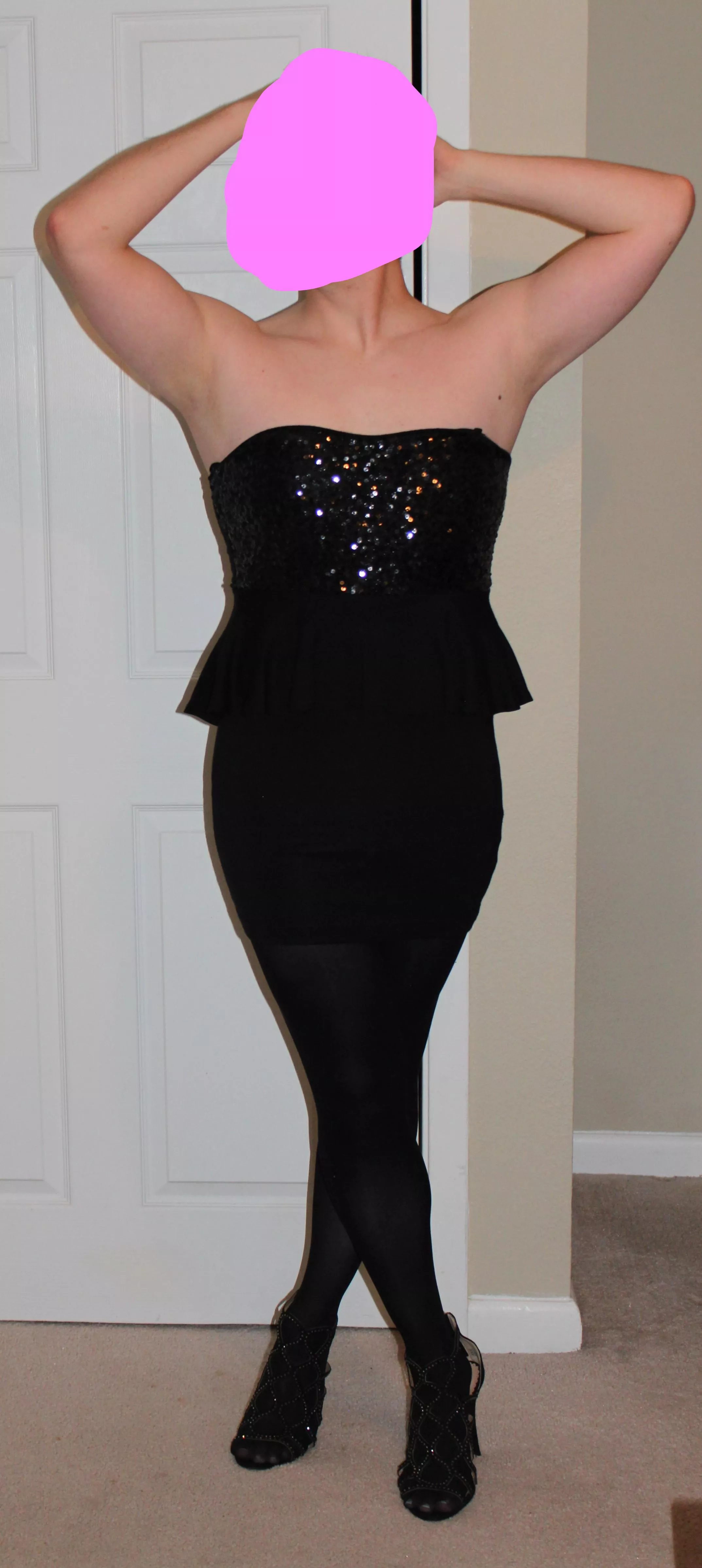 No better way to ring in the weekend than taking a hot bath, shaving, and trying on a new dress 💕