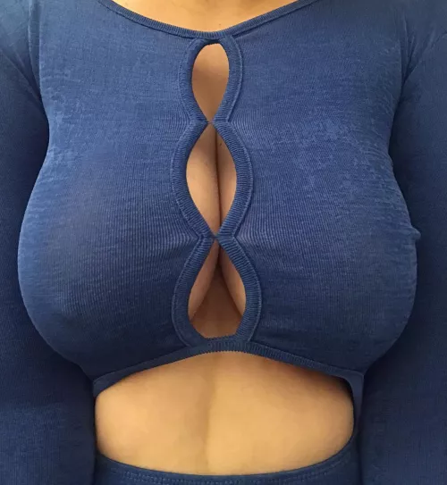 No bra, no inhibitions, no problems