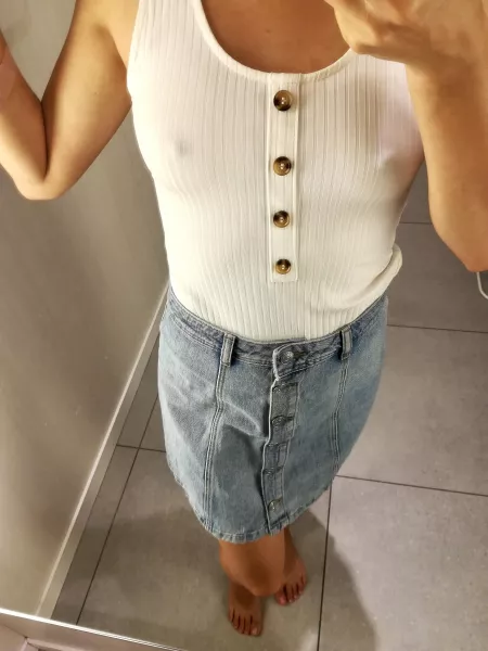 No bra - no problem 😁