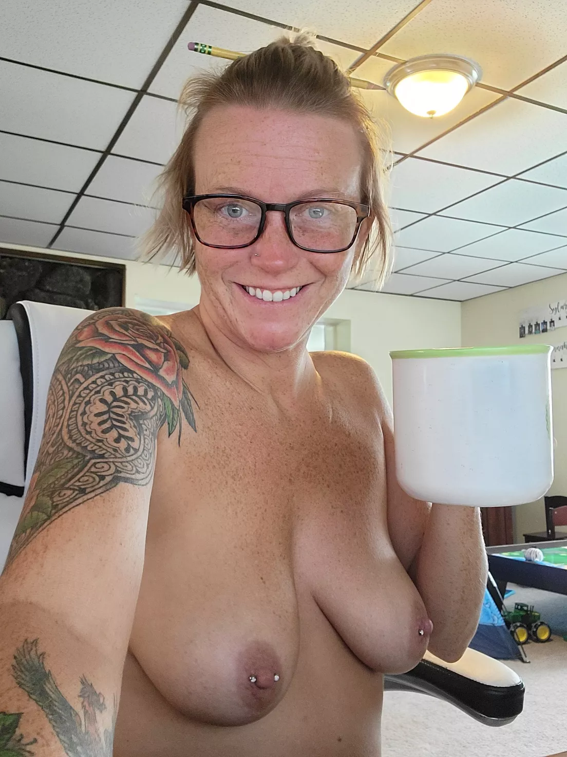 👑no filter, or make-up just work boobs