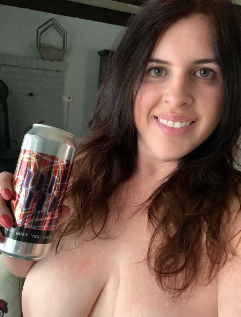 No, Iām not drinking on a Monday morning and yes I have to state that š. This ipa from Modestman is on the bitter side but still very good. No, Iām not drinking on a Monday morning and yes I have to state that š. This ipa from Modestman is on the bitter side but still very good.