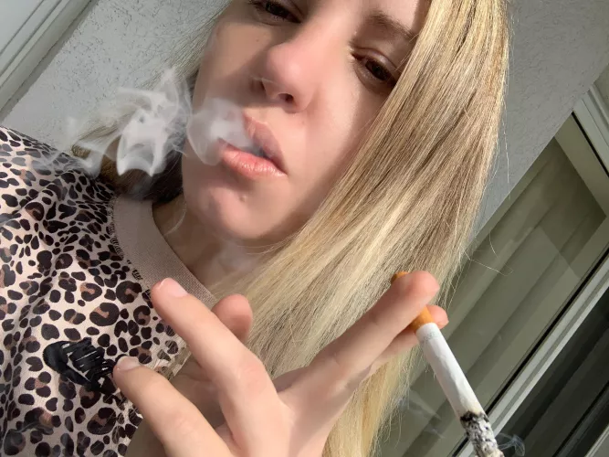No makeup kinda smoke π¨