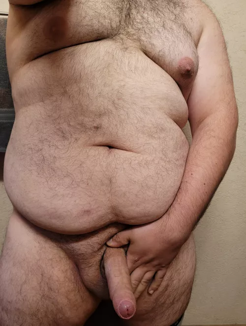 No one ever expects the big dude to have a big cock 😂