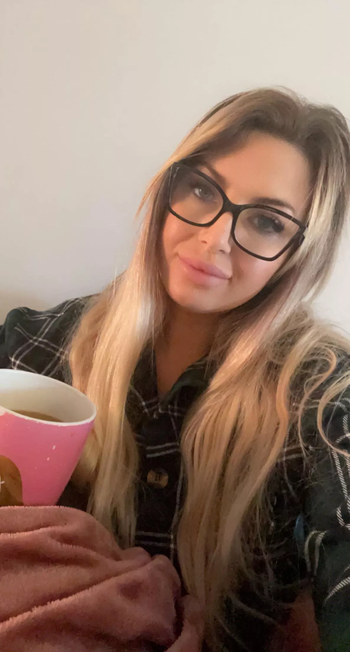 No one knows Iβm Almost blind IRL but here I am with my seeing goggles π No one knows Iβm Almost blind IRL but here I am with my seeing goggles π