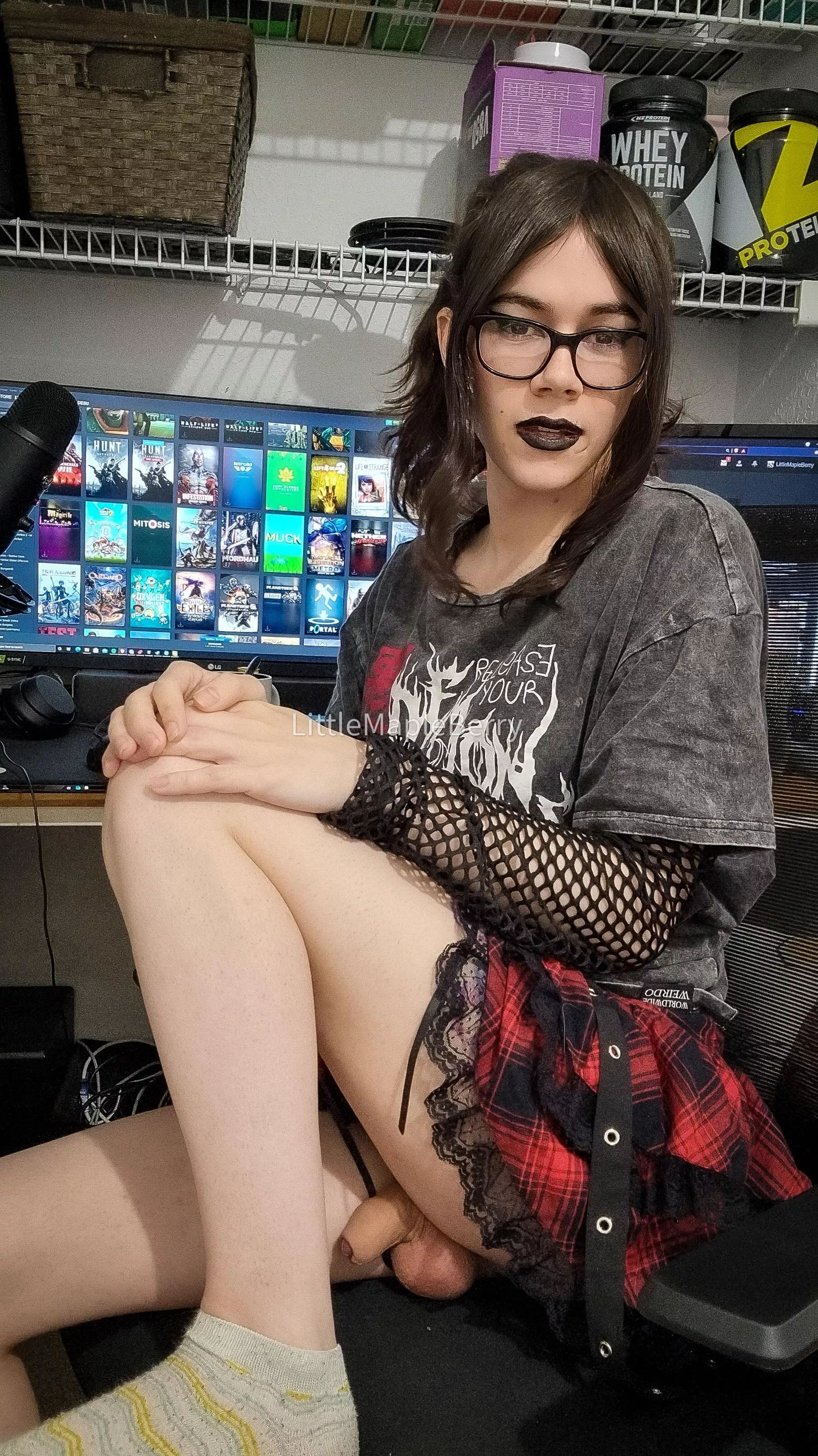 no panties today, I wonder if anyone noticed 🤭 no panties today, I wonder if anyone noticed 🤭