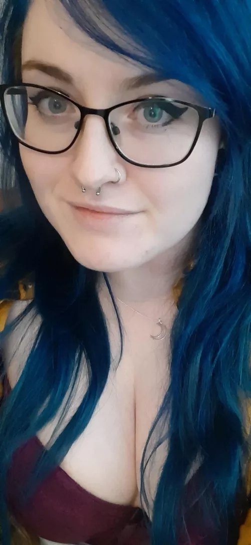 Not a sexy pic but I still think my glasses are cute ๐