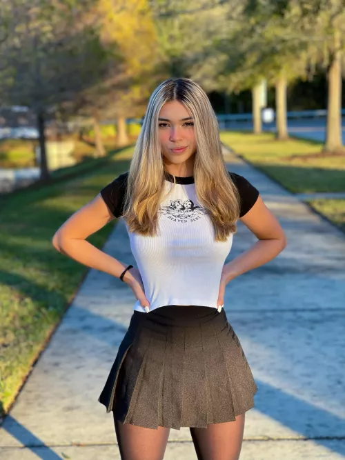 Not nude but thought you guys would like a blonde waisan 😊