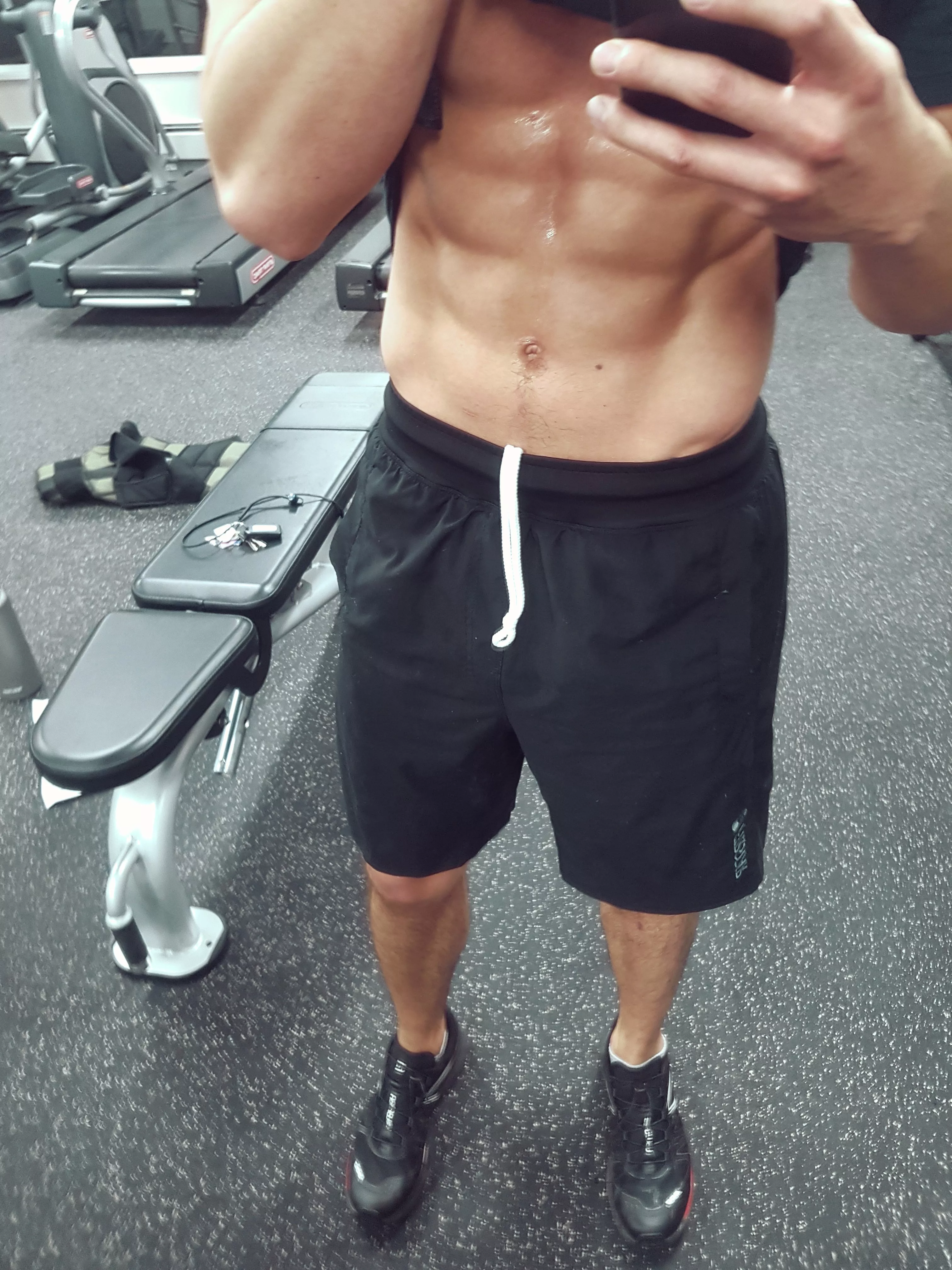 Not one for gy(M) selfies usually but gotta appreciate a good sweat after the holidays! Not one for gy(M) selfies usually but gotta appreciate a good sweat after the holidays!