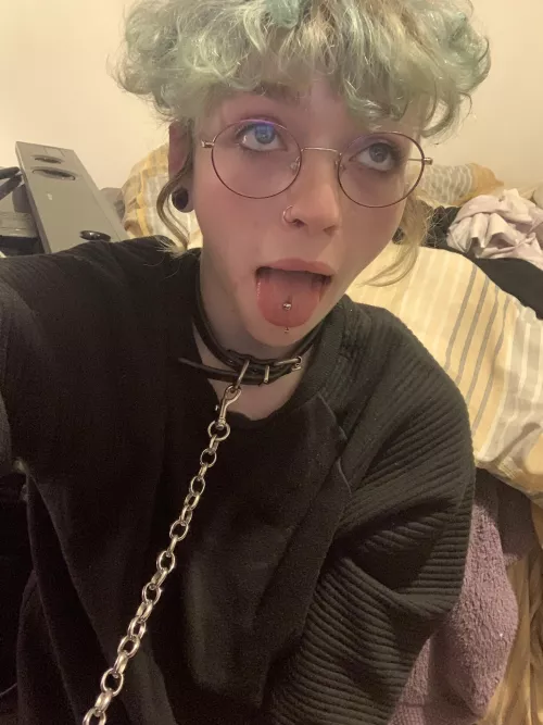 Not super sexy just a moment of submissive happiness x [NB]