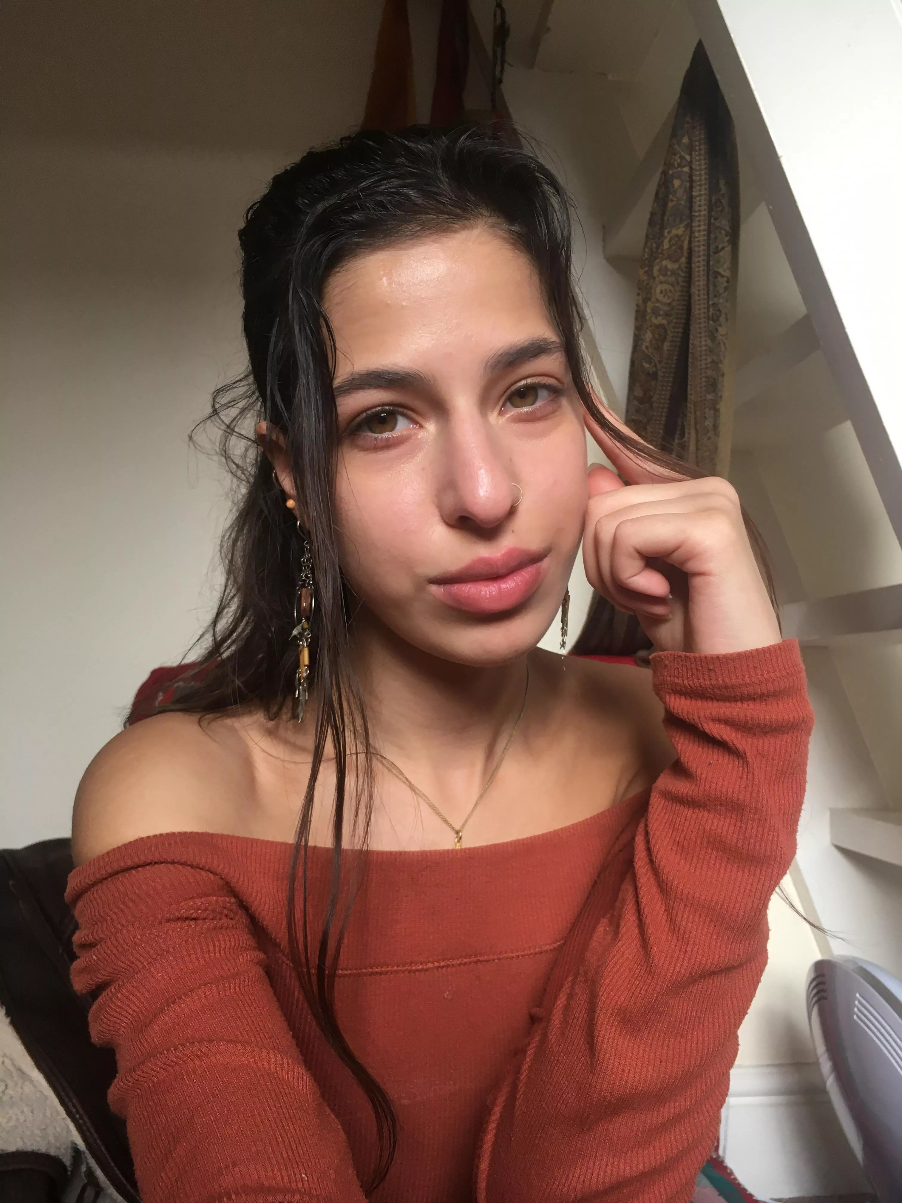 Not taken any selfies for ages cause I’m dying from the inside out, sun deficiency. Send me sunshine. Persians need sun 😩