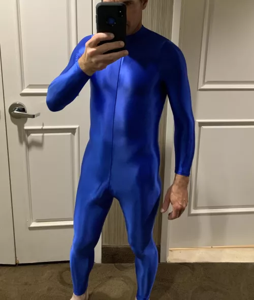 Nothing better than the feel of soft silk spandex suits rubbing on another body or bodies!