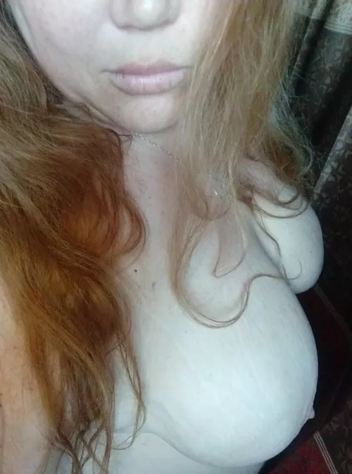 Nothing better then a freckled natural redhead š