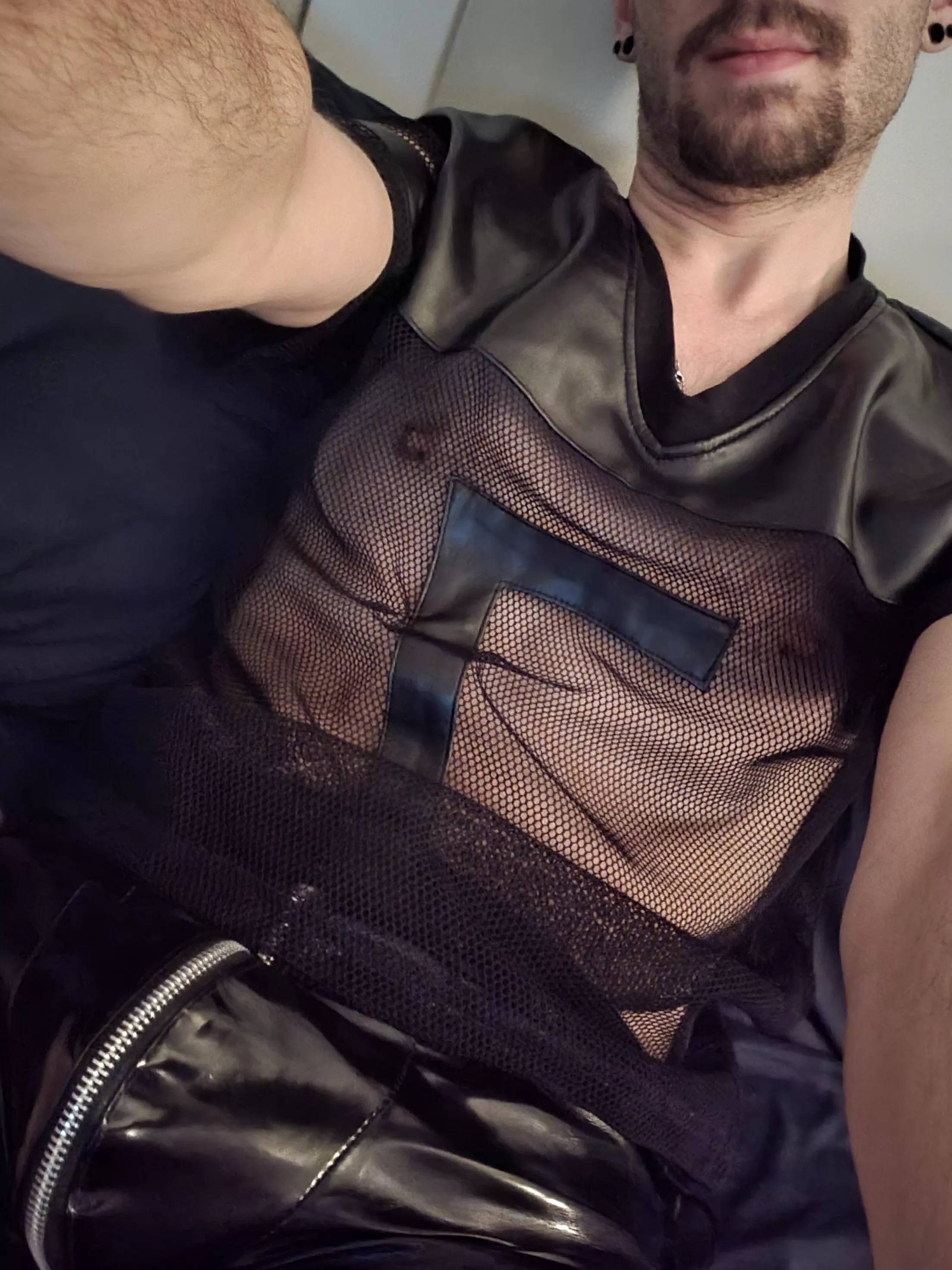 Nothing like a chill night in bed with the Bong and some TV 😏💨💨