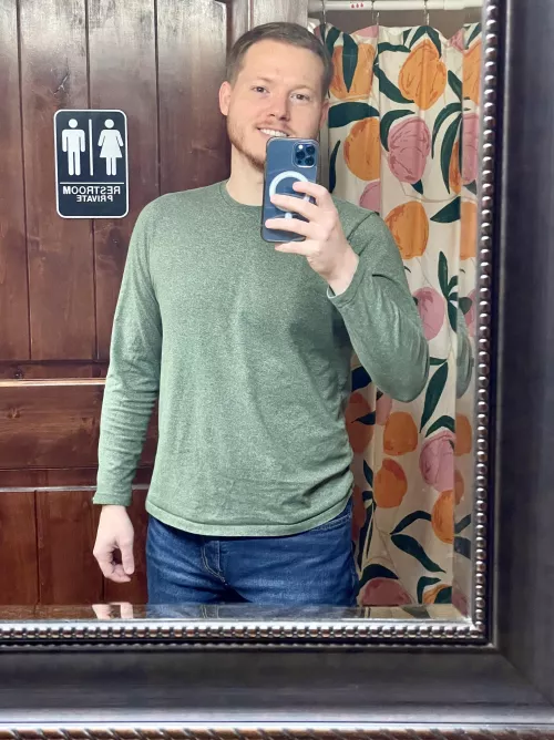 Nothing like a work bathroom mirror selfie to start your day π