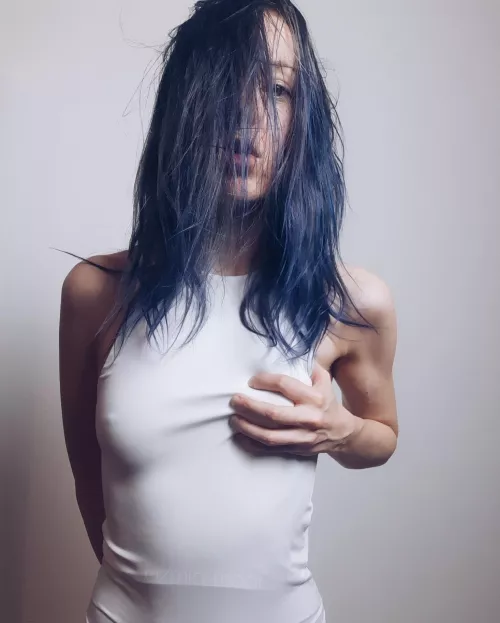 Now someone needs to grap the other boobie 😋