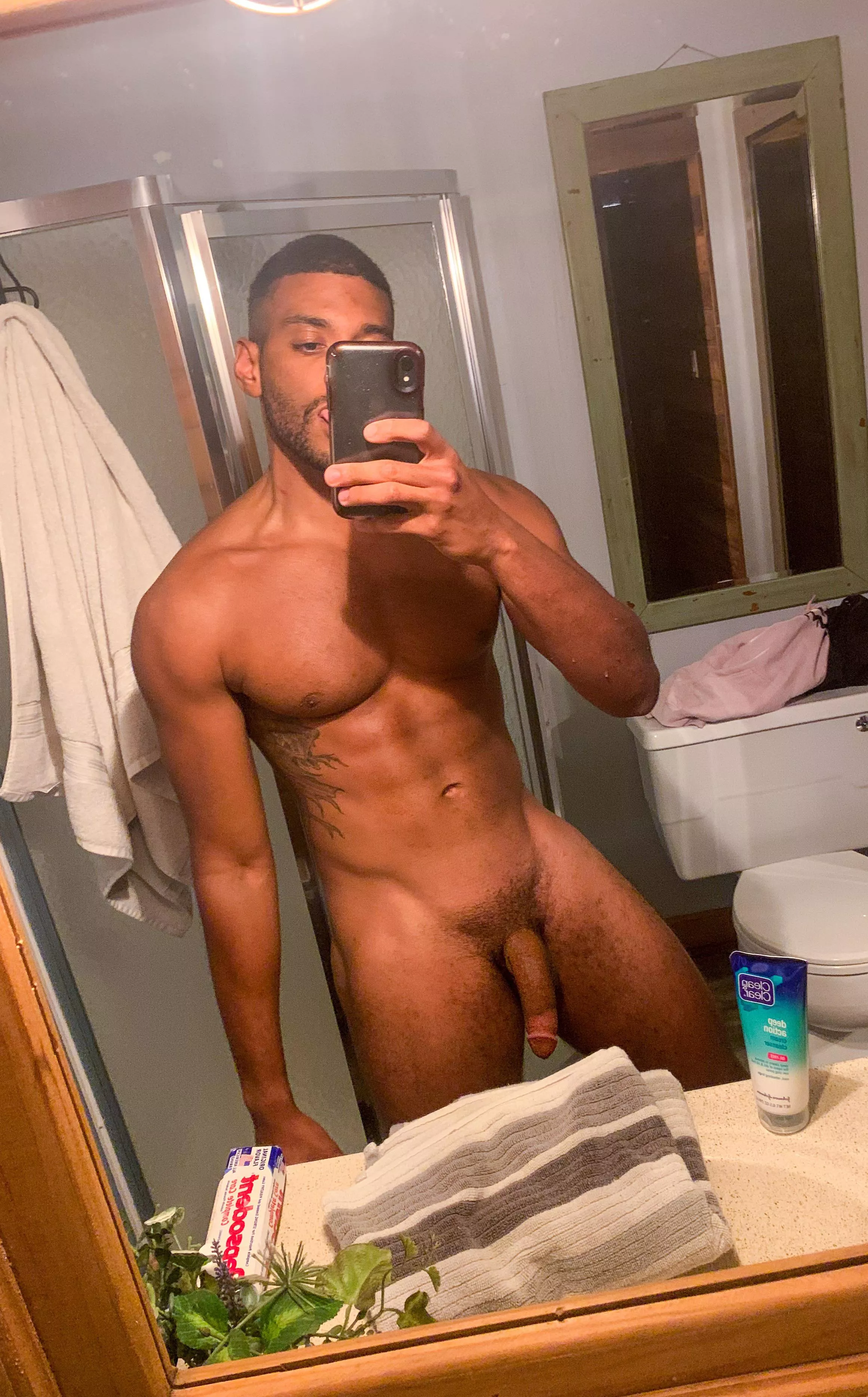 Now that you ladies have a boner maybe you can give me one 😂