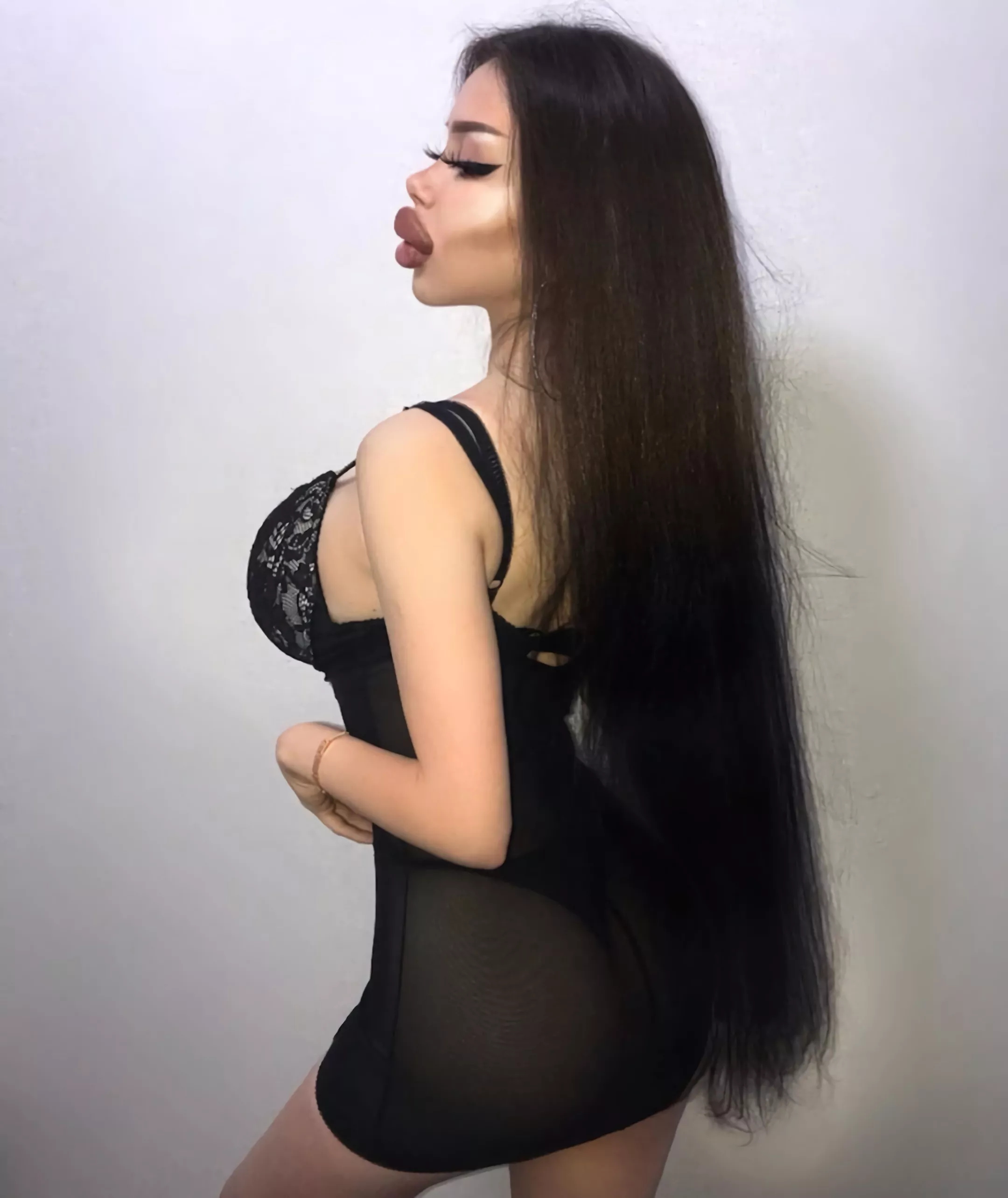 Now this is a wonderful side profile!