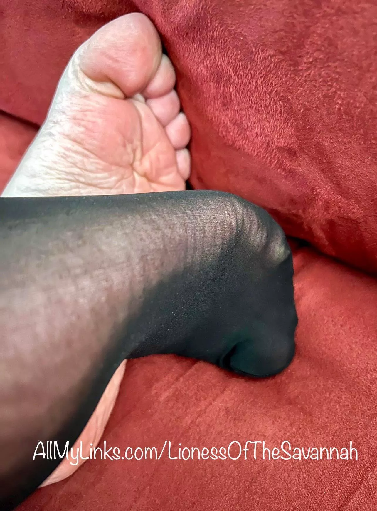 Nylon socks are so sexy!