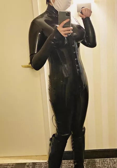 [OC] Good kitties dress up :3