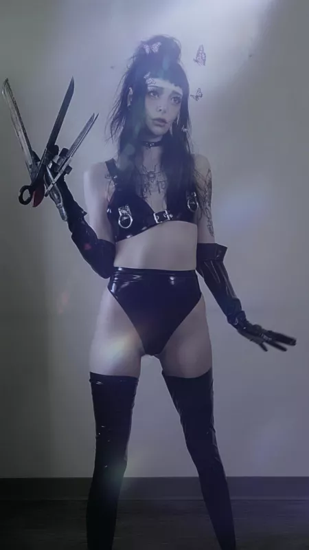 {oc} I live for a good latex edward scissorhands moment. ❄