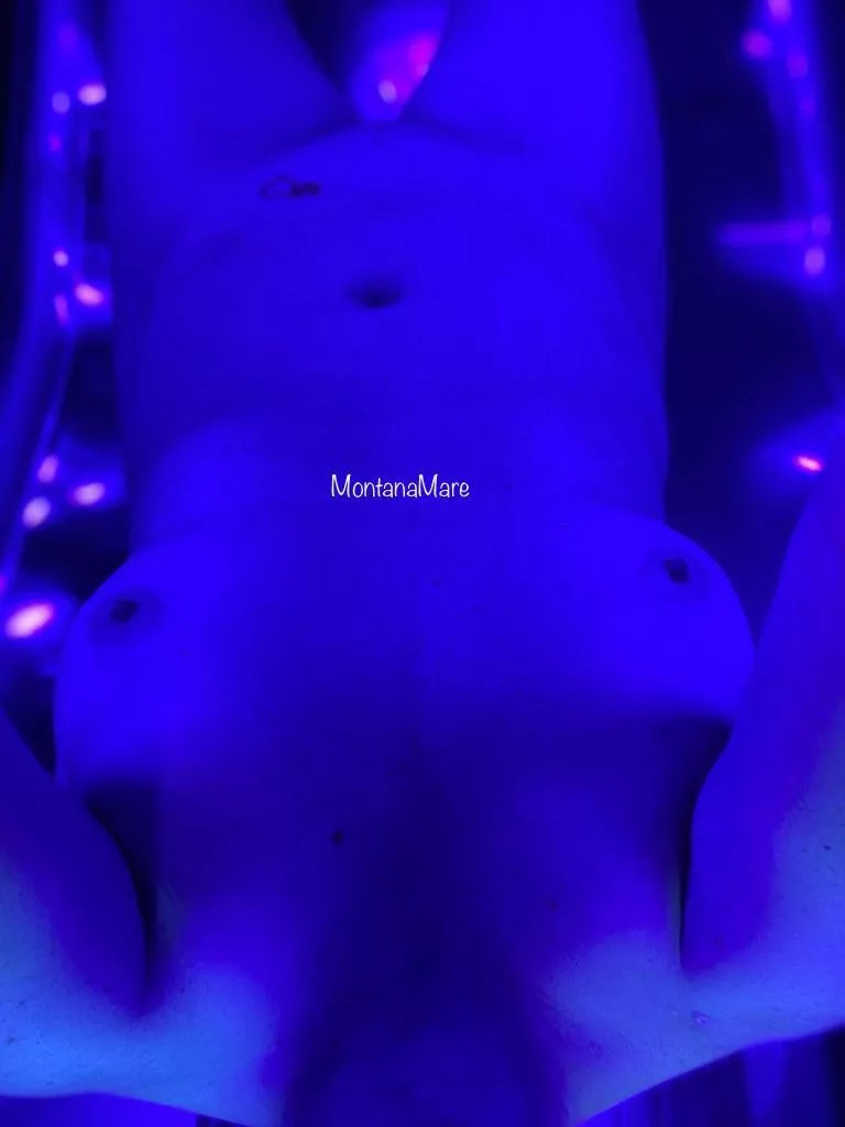 [OC] I’d hate for someone to walk in 😉😘