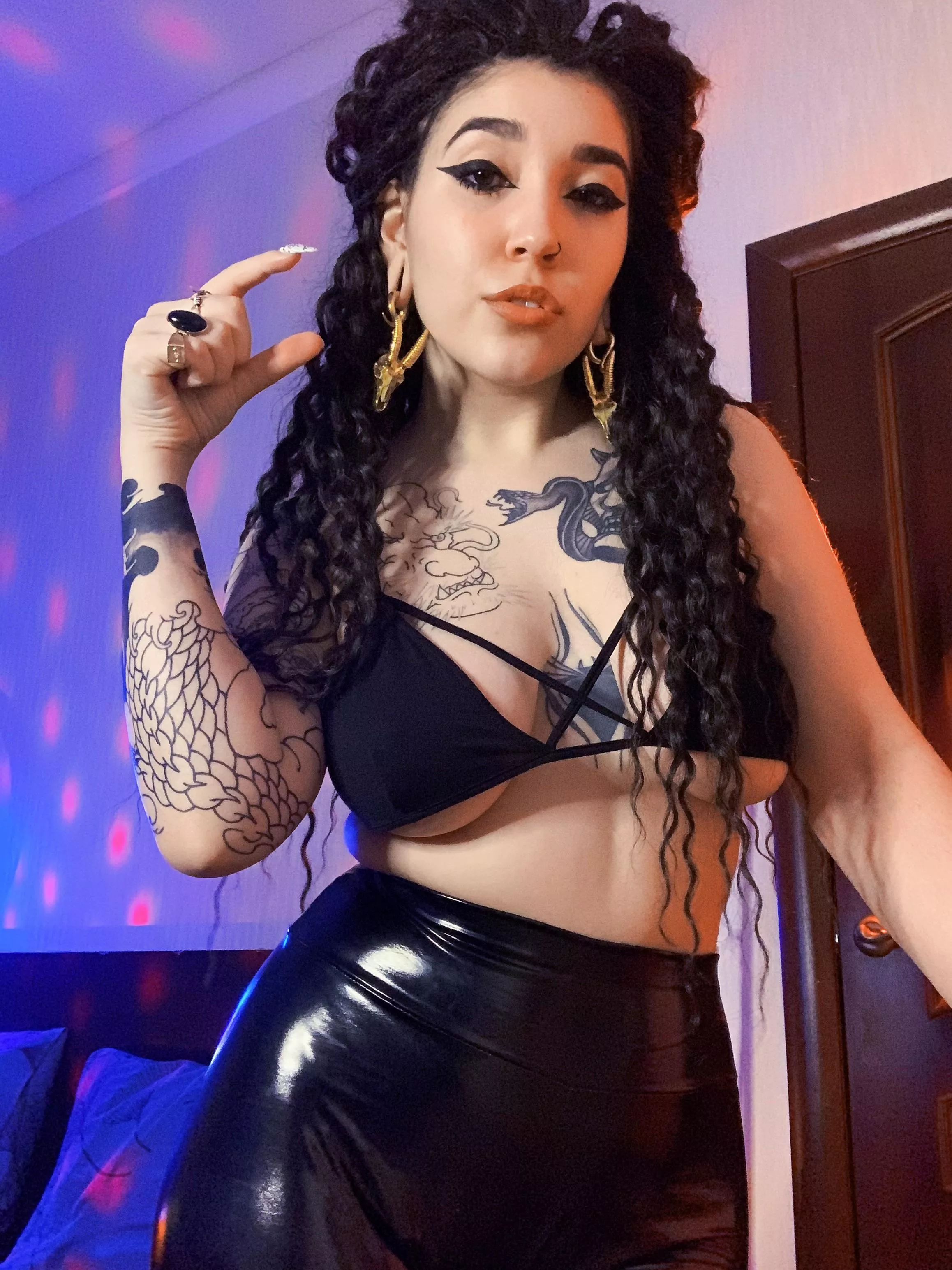 [oc] too small to get a date? i’m gonna take care of it