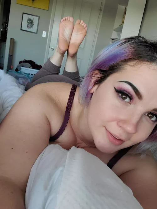 [oc] wanna pkt something betewen my toes???