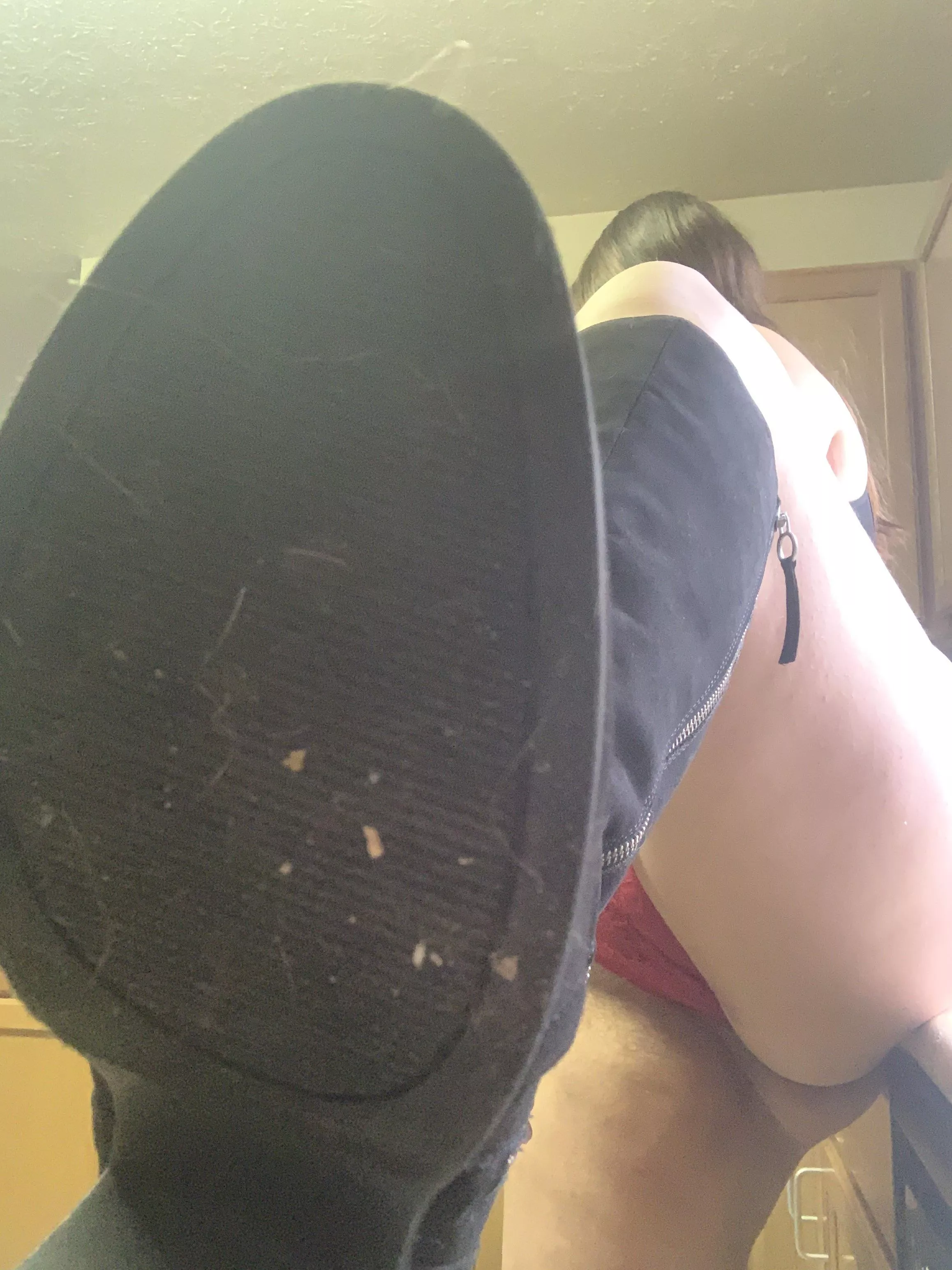 Oh I’m sorry are you too much of a sissy to thank me while I step all over you??