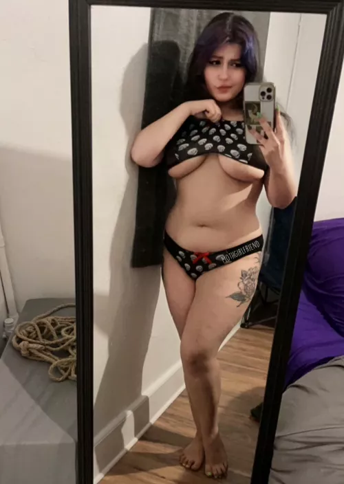 Oh no!! My new bralette thing is too small! Whatever shall I do!!