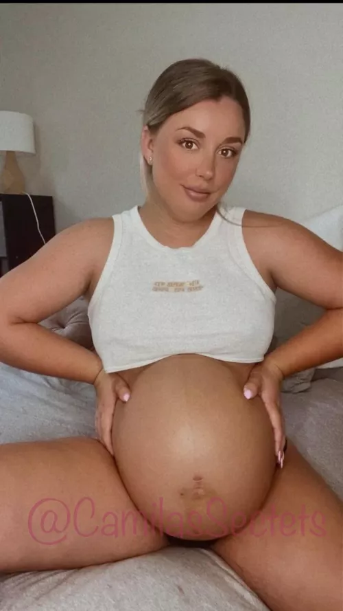 Oiled my big belly 💦