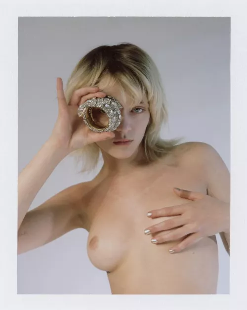 Olesya Ivanishcheva photographed by Nick Tsirogiannidis