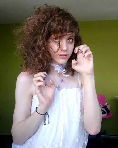 omw to randomly scratch you 👀