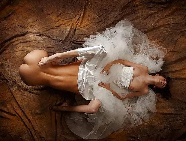 On her most special day, the bride deserves to be spoiled and indulged in every way possible, and some things only her best friends can do for her.