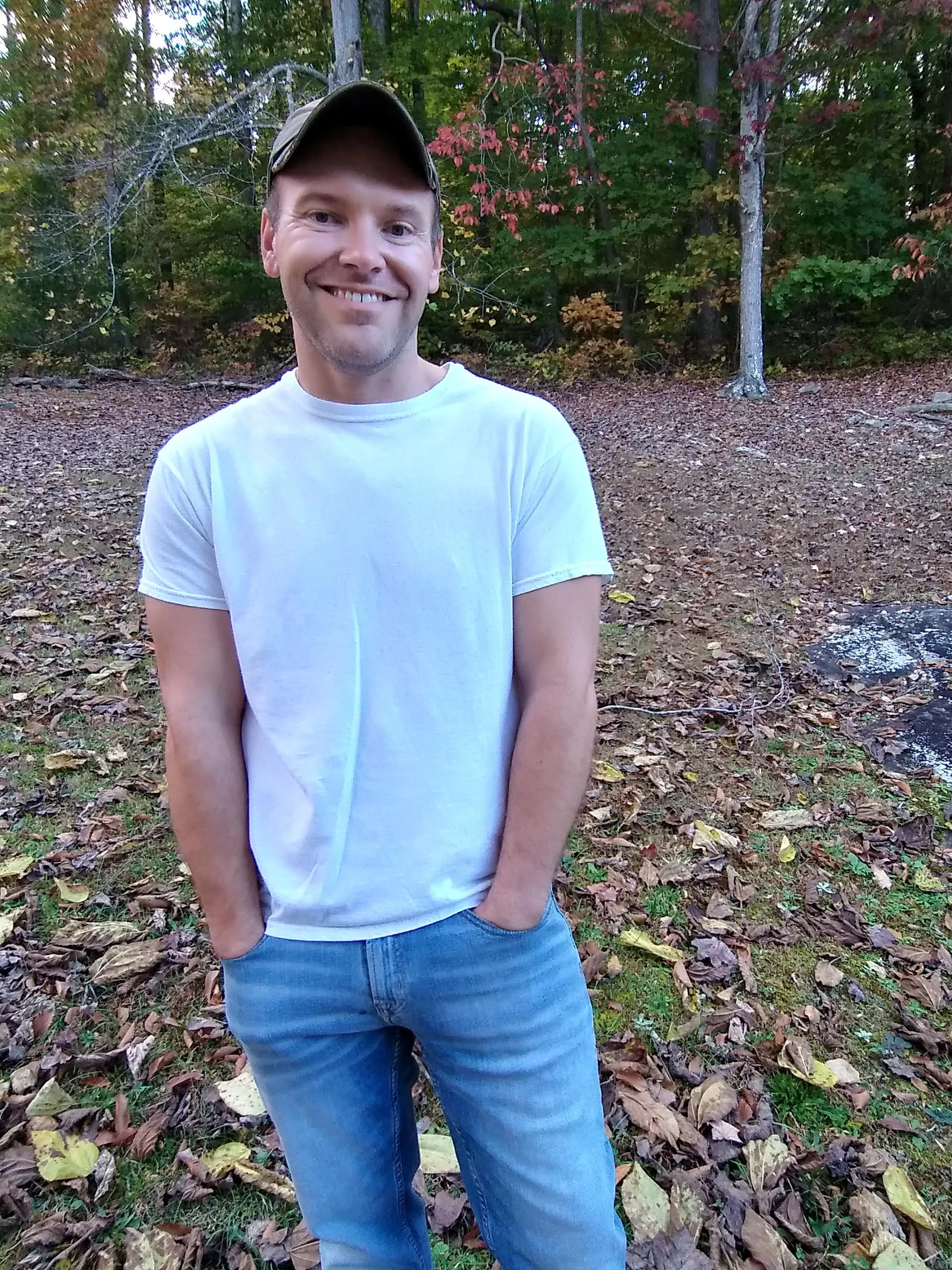 One last picture in short sleeves before it gets too cold. I was still freezing my a** off here, though. One last picture in short sleeves before it gets too cold. I was still freezing my a** off here, though.