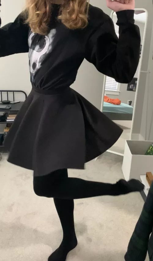 One more post of my outfit from last week since you all seemed to like it 🧡