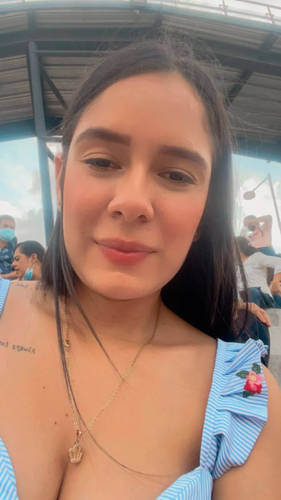 Online💖 https://chaturbate.com/b/avrillopez/