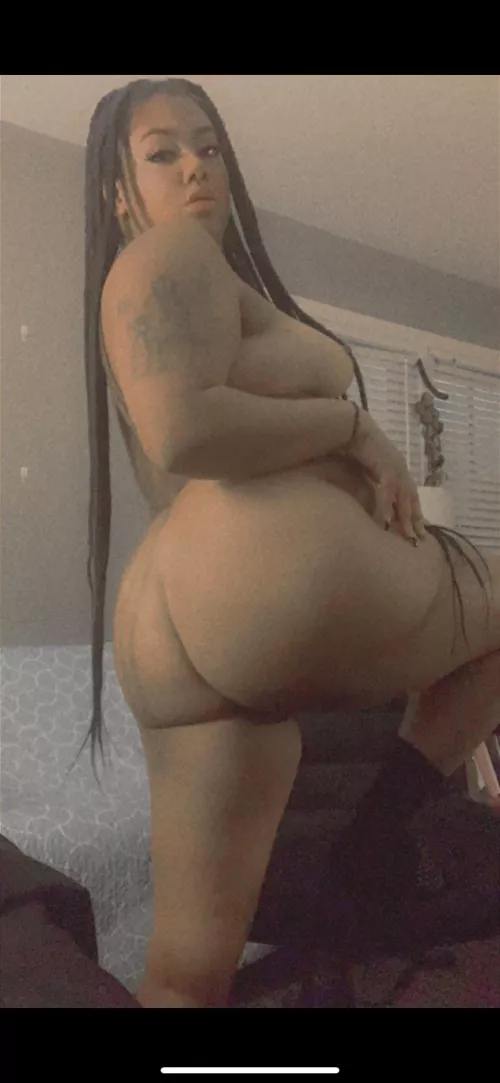 Only hit that arrow if you think you could handle me π»: yummmmeeee
