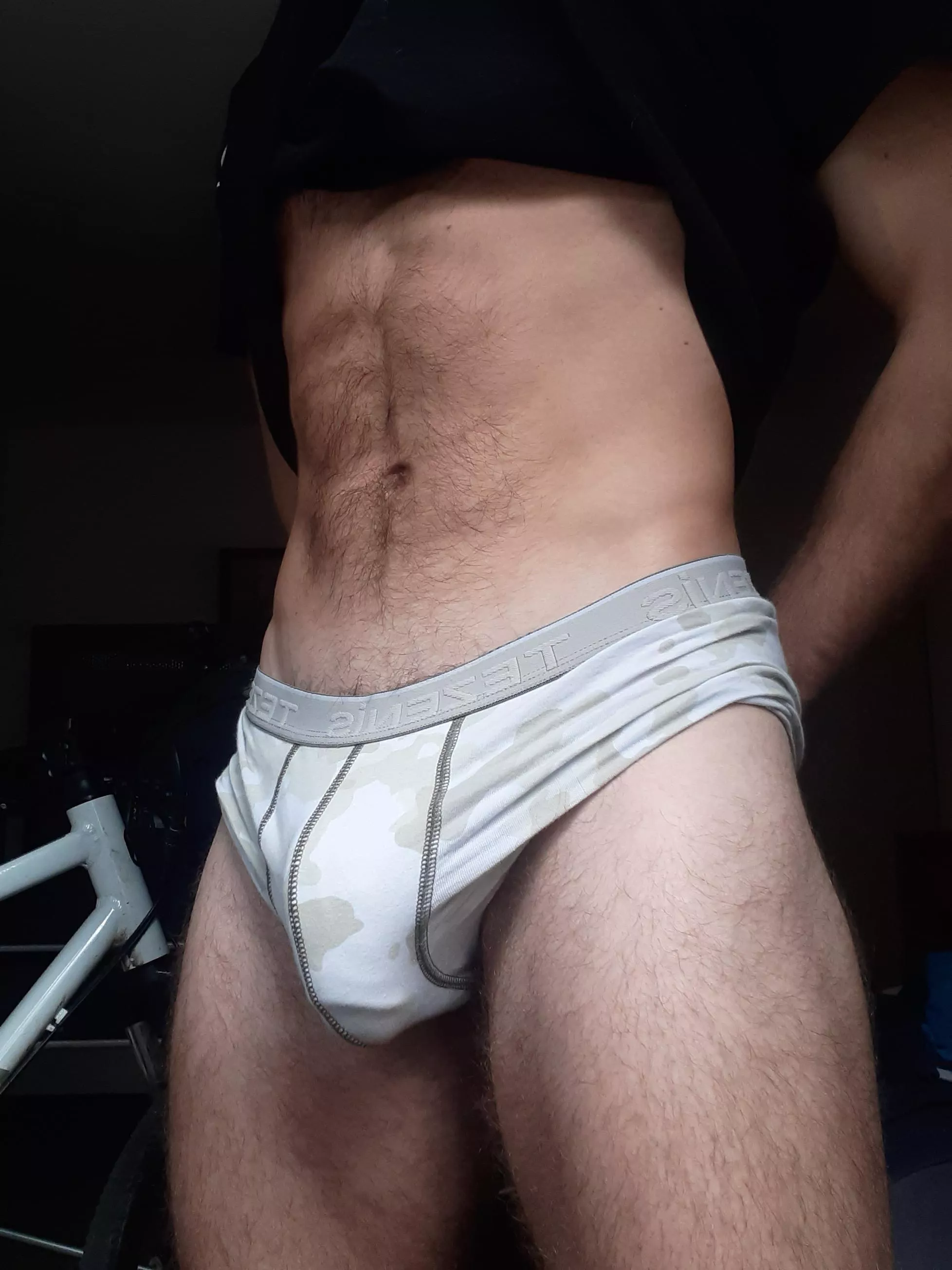 Only ⬆️ if if this bulge is your type