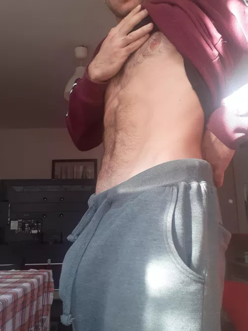 Only ⬆️ if u want this bulge in front of you now.