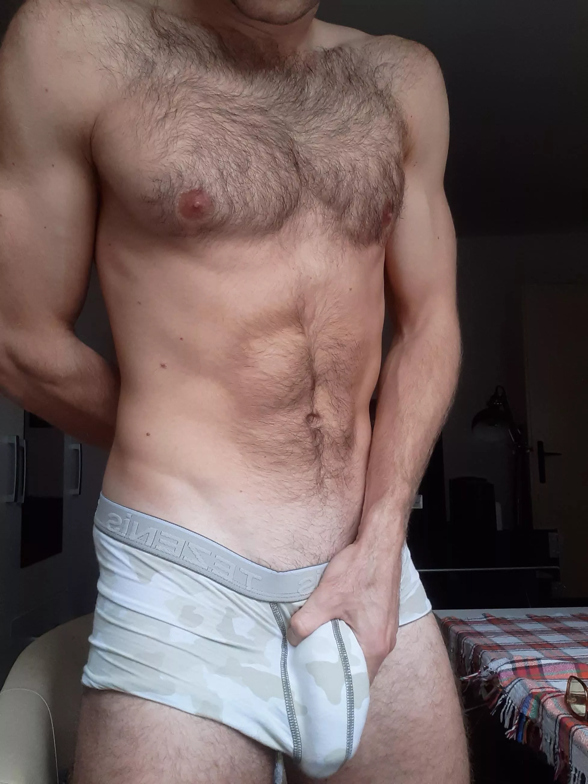 Only ⬆️ if you ❤ this bulge.