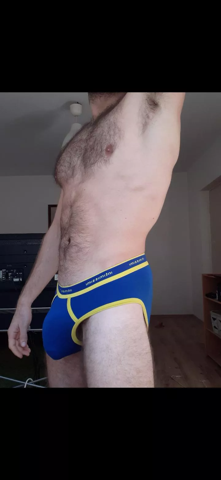 Only ⬆️ if youd love to suck this cock