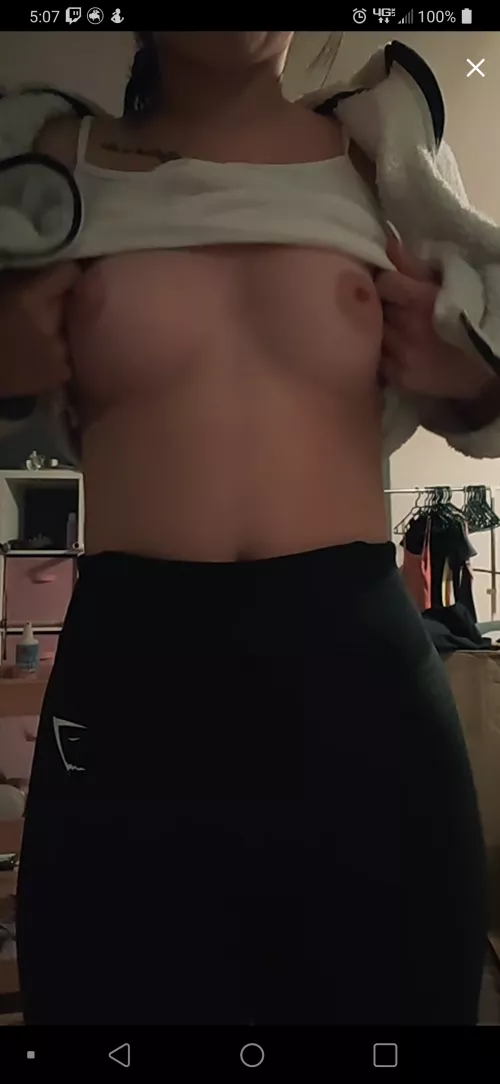 Only one I could grab before ban and don't remember her name