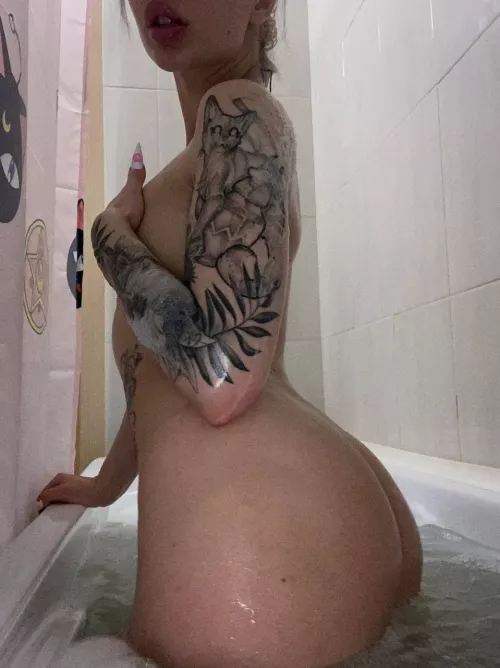 Only react if you think my ass is fuckable