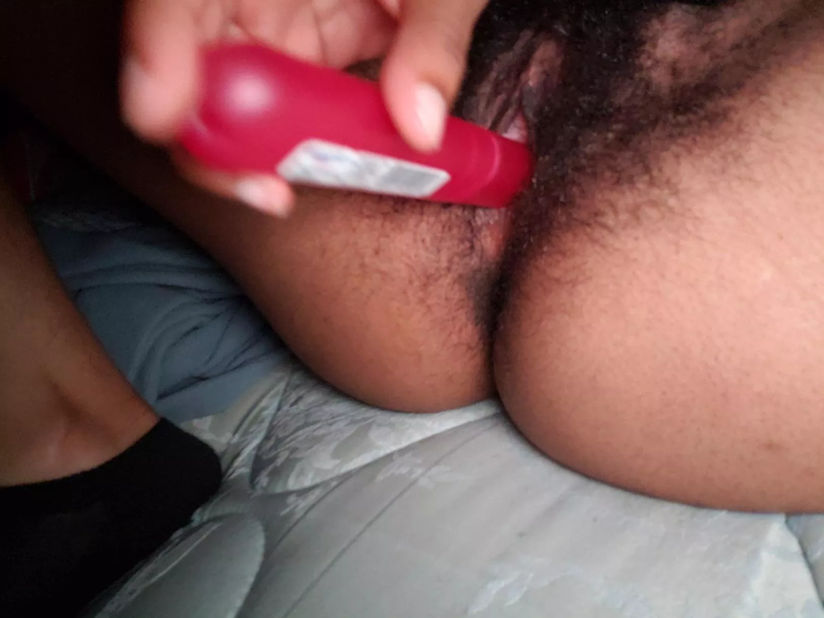 Ooh fuck im so wet guys . Please come fuck me. 💦💦💦