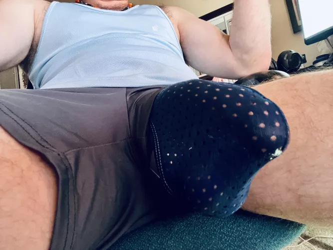 oomf pushing this thong to it’s limits 🤤