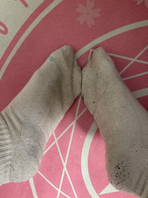 ❤️💕🥵🦶🏻👣oooooof!! stinky stinky socks! worn a week in warm boots and work outs!! ready to ship! dm for details! 🥵💕👣🦶🏻