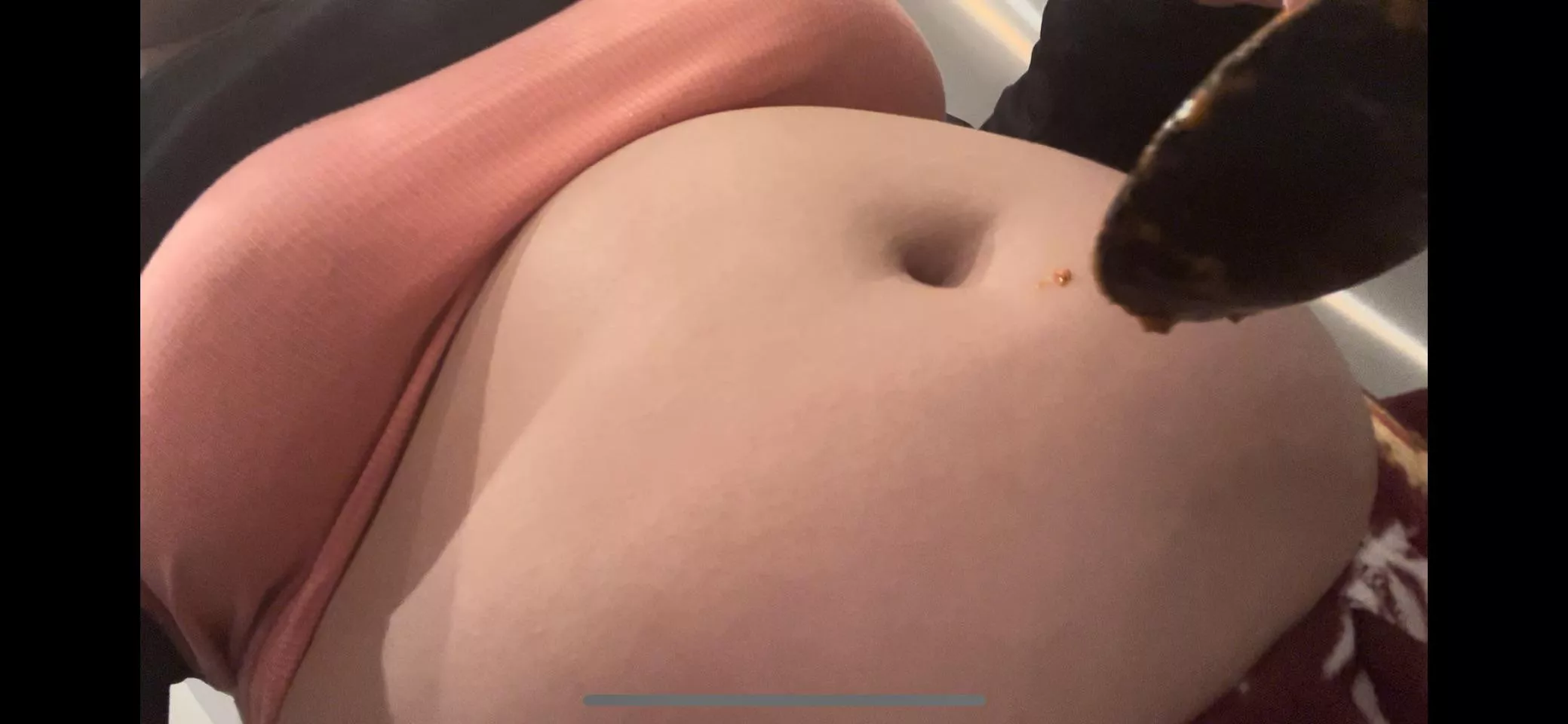 Oopsie I dripped on my belly 🤤